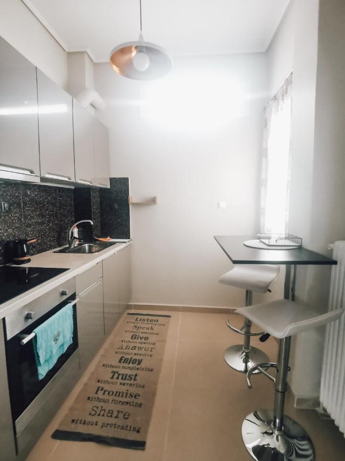 Efrosini'S By The Sea Apartment Chalkida Bagian luar foto