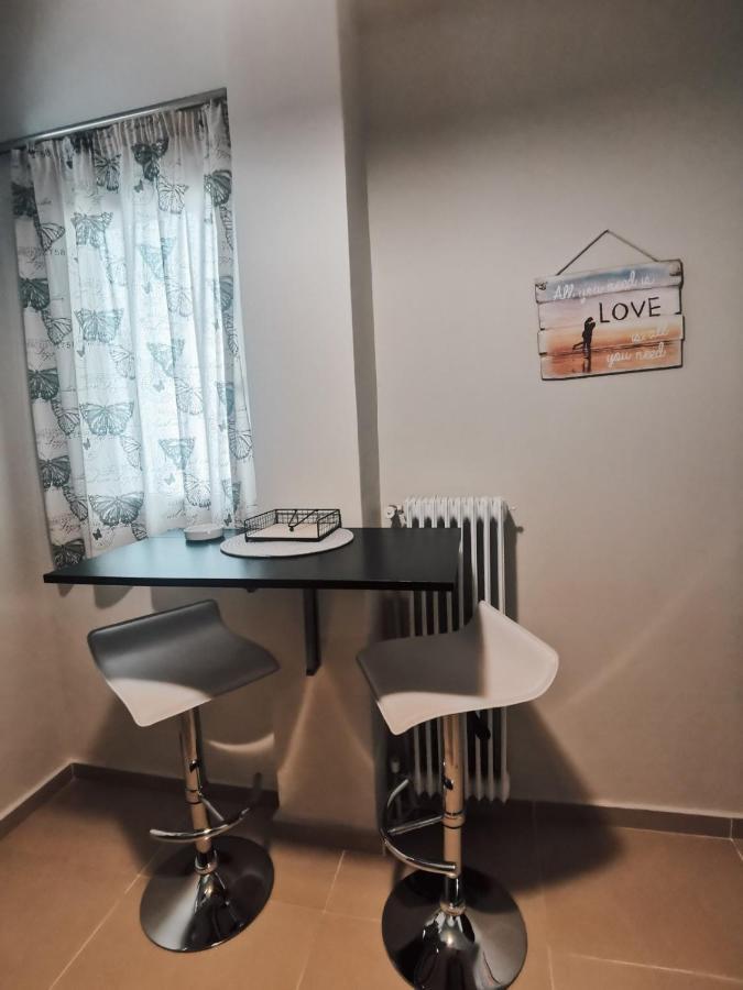 Efrosini'S By The Sea Apartment Chalkida Bagian luar foto